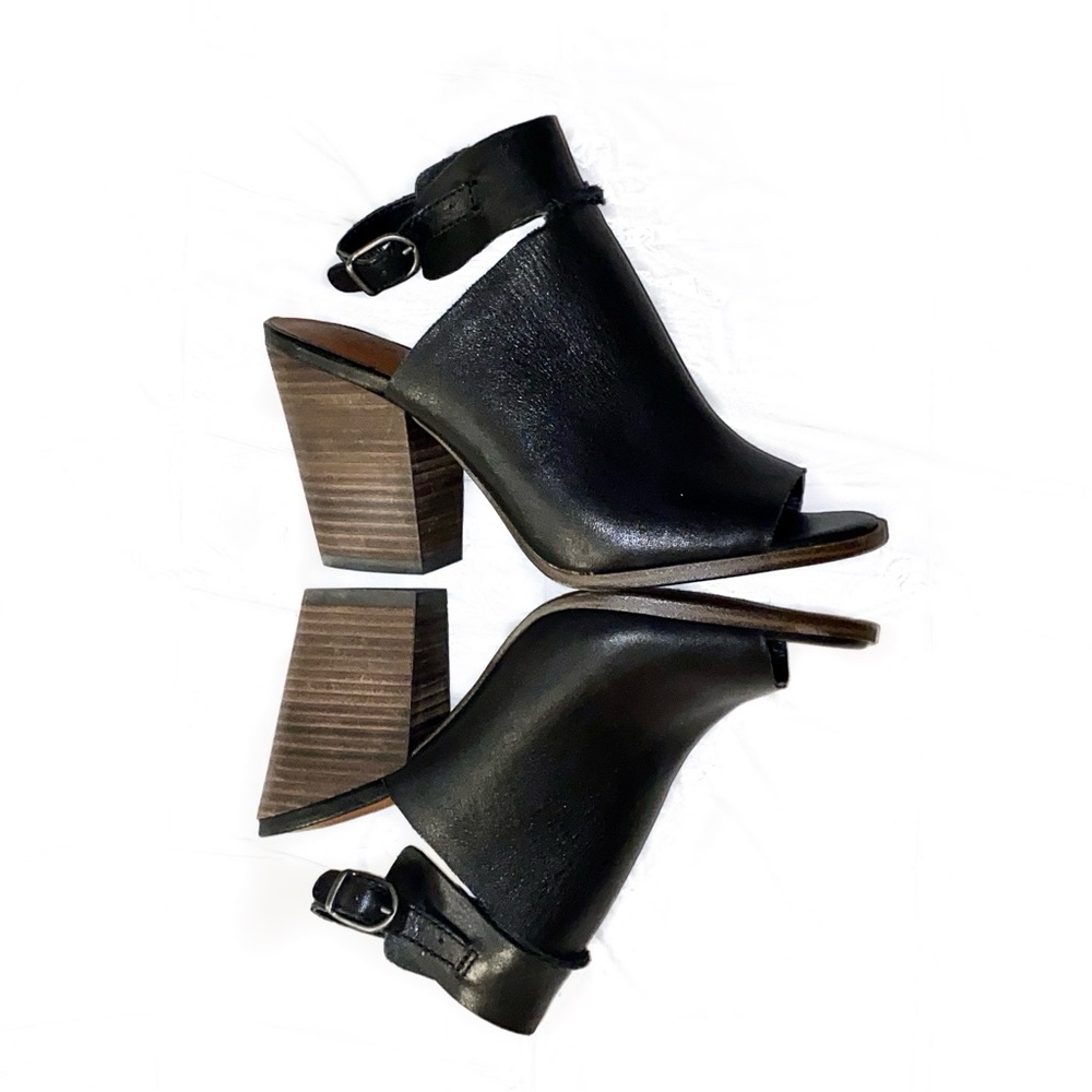 Lucky Brand Black Leather Women's Heeled Sandals - Picture 2 of 9